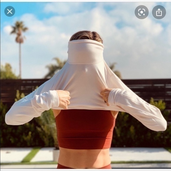 Athleta Cream Cropped Funnel Neck Top In Nirvana- STall - Picture 6 of 12